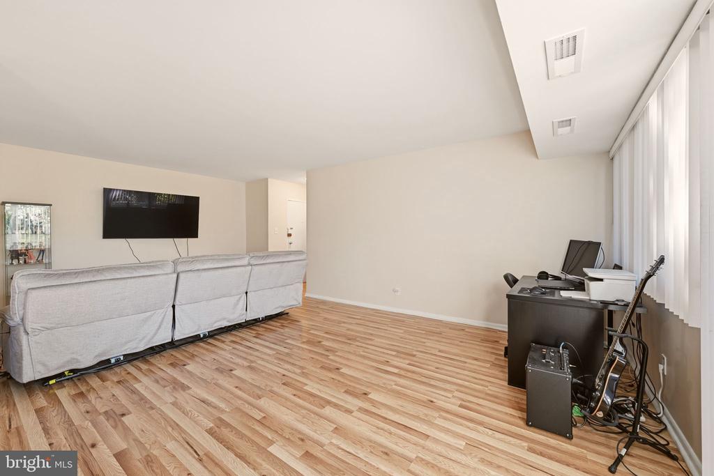 5801 QUANTRELL AVENUE Unit: 209
