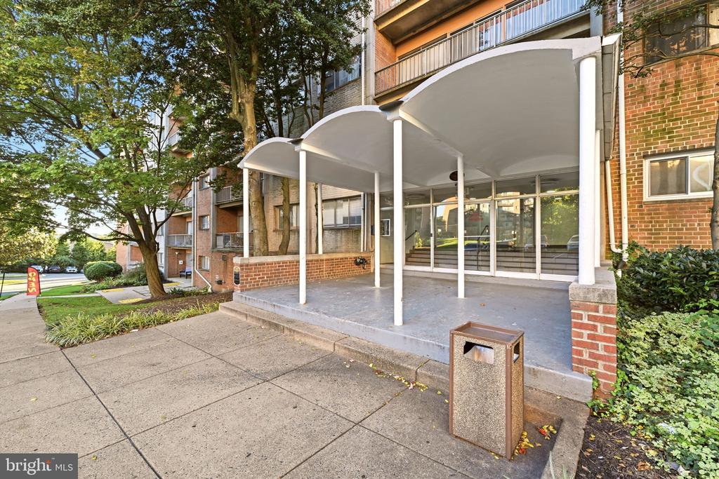 5801 QUANTRELL AVENUE Unit: 209