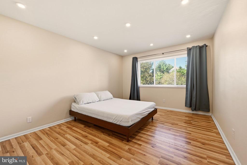 5801 QUANTRELL AVENUE Unit: 209