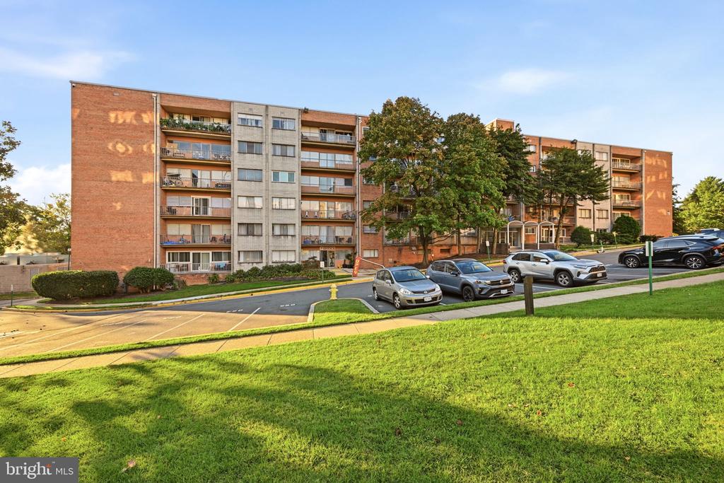 5801 QUANTRELL AVENUE Unit: 209
