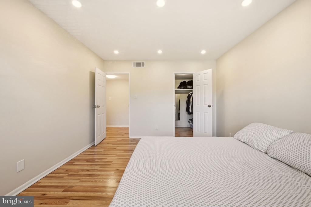 5801 QUANTRELL AVENUE Unit: 209