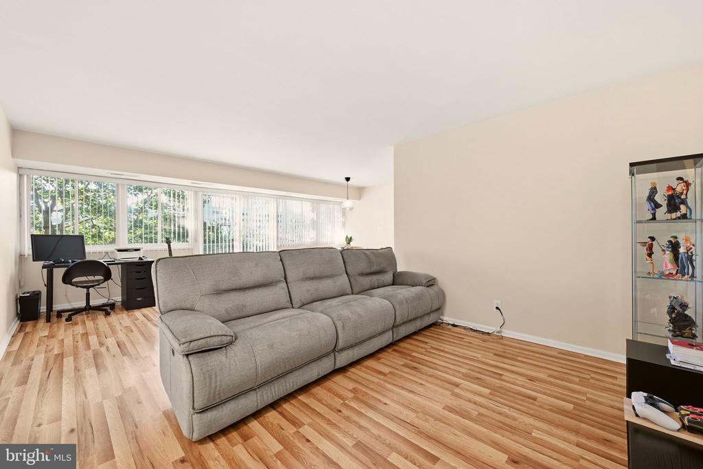 5801 QUANTRELL AVENUE Unit: 209