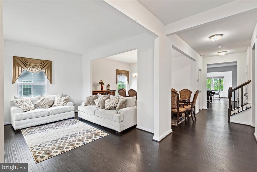 2057 MAGNOLIA CIRCLE