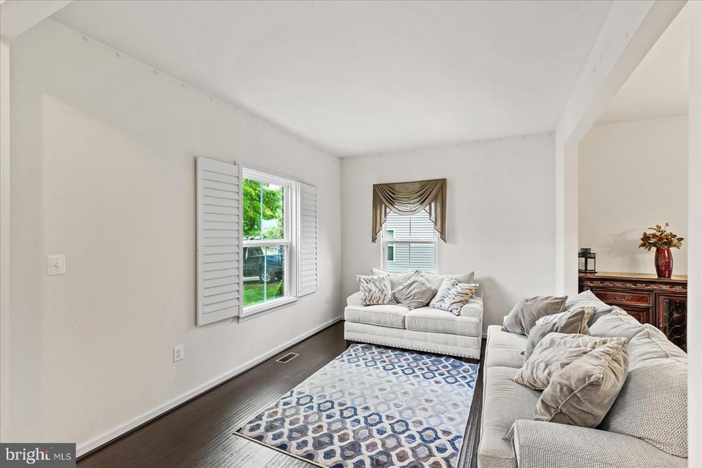 2057 MAGNOLIA CIRCLE