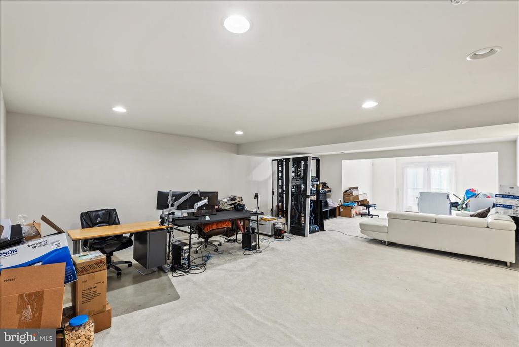2057 MAGNOLIA CIRCLE