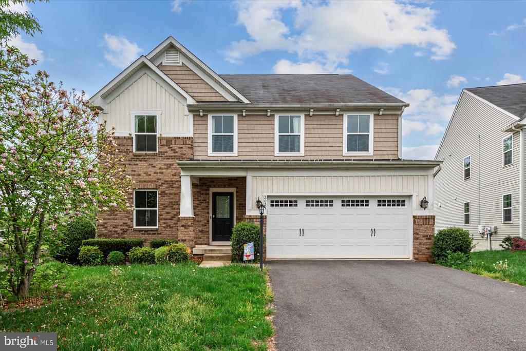 2057 MAGNOLIA CIRCLE