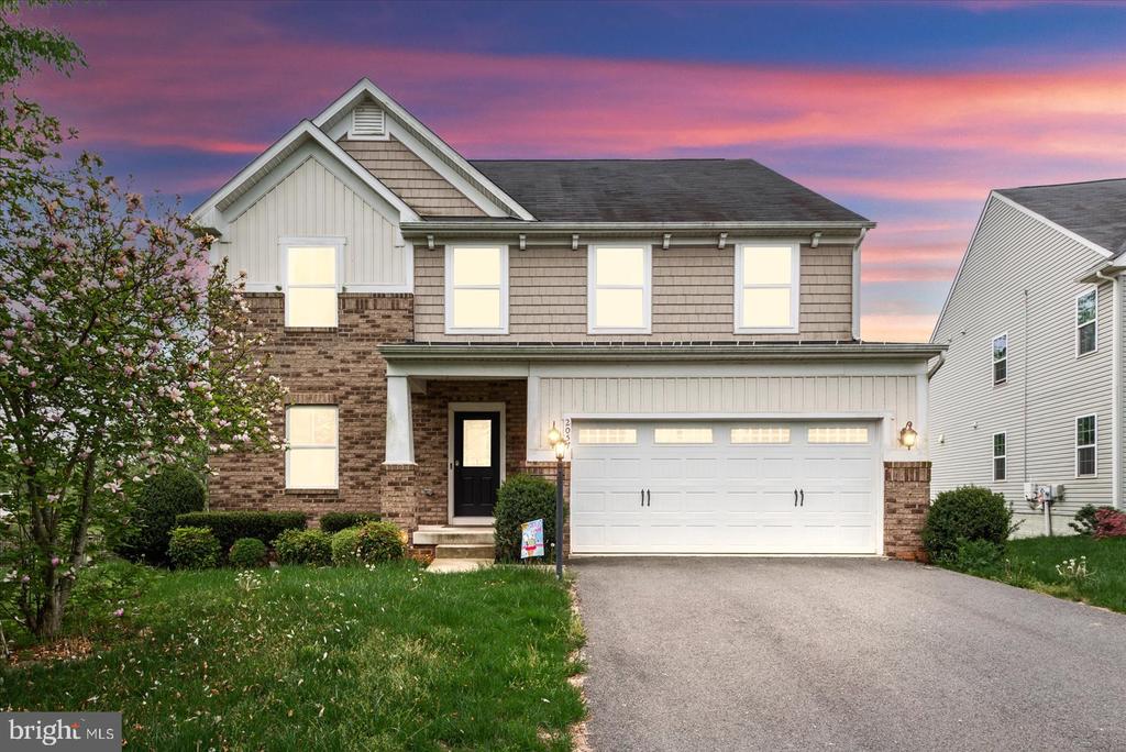 2057 MAGNOLIA CIRCLE