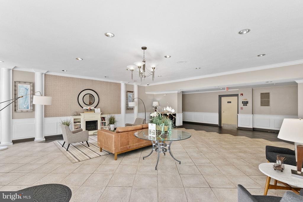 10570 MAIN STREET Unit: 408