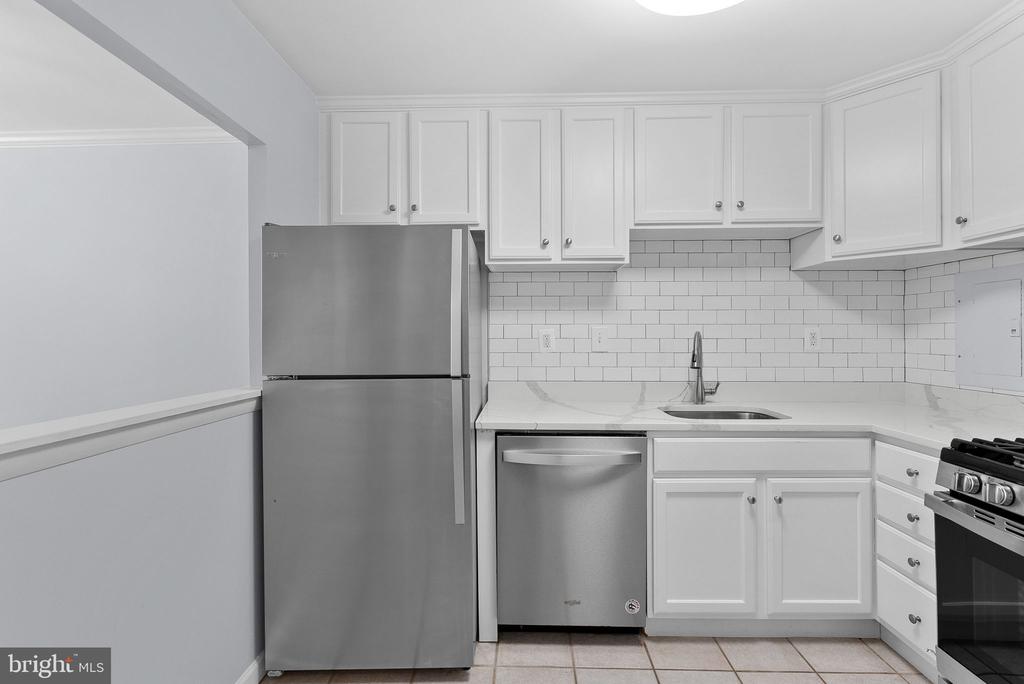 10570 MAIN STREET Unit: 408