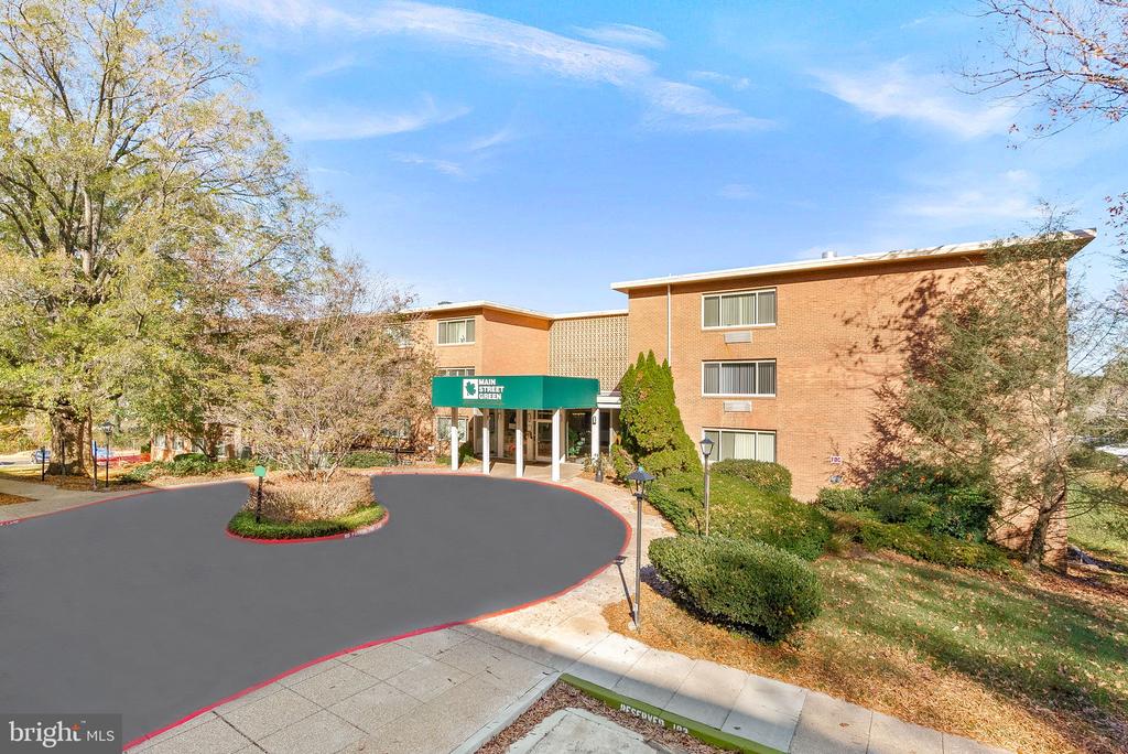 10570 MAIN STREET Unit: 408