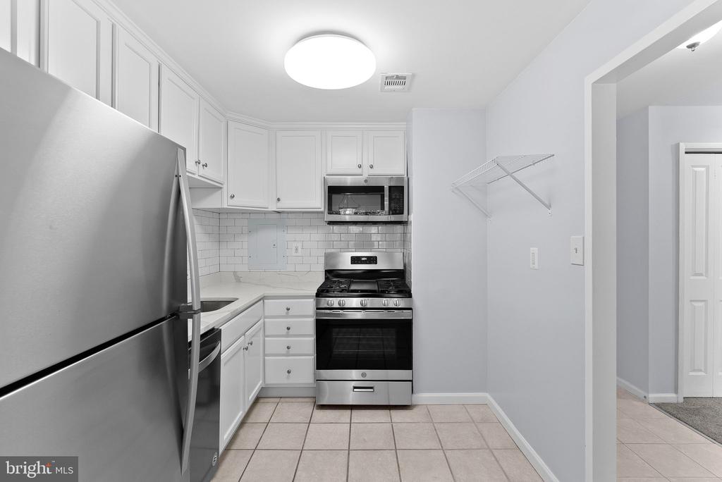 10570 MAIN STREET Unit: 408