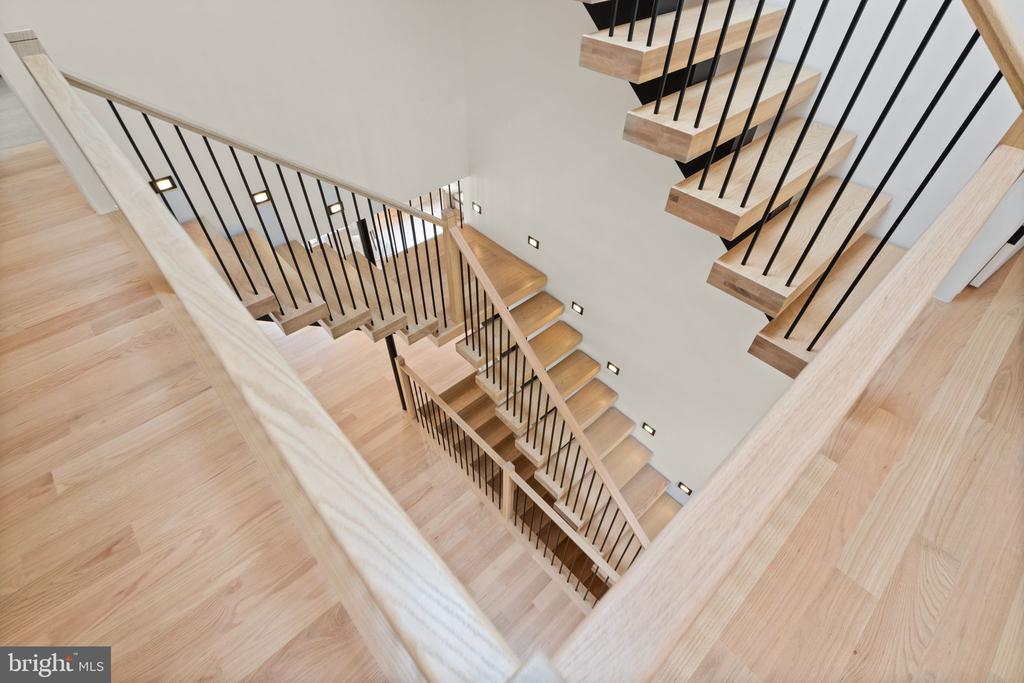 132 KINGSLEY ROAD SW