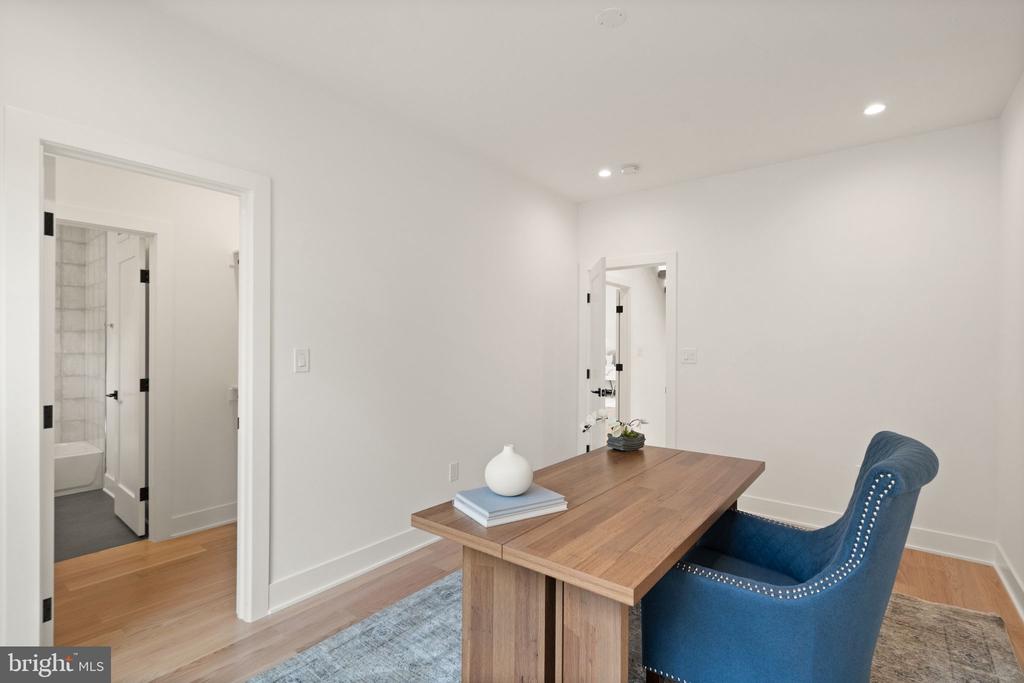 132 KINGSLEY ROAD SW