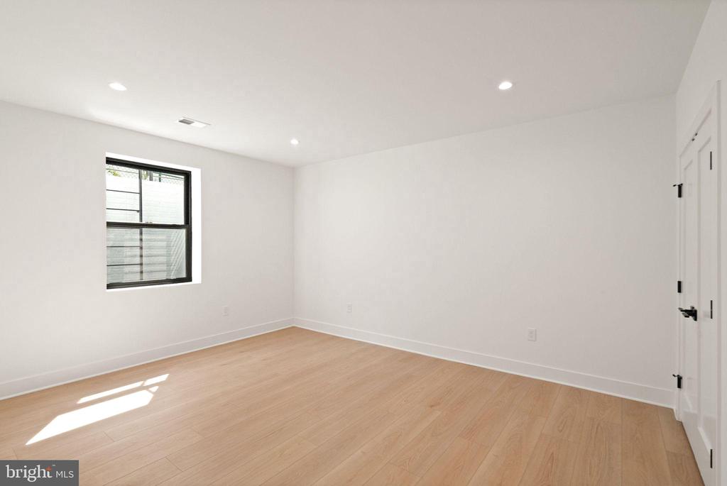 132 KINGSLEY ROAD SW