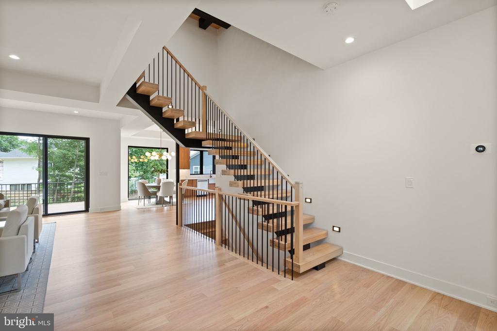 132 KINGSLEY ROAD SW
