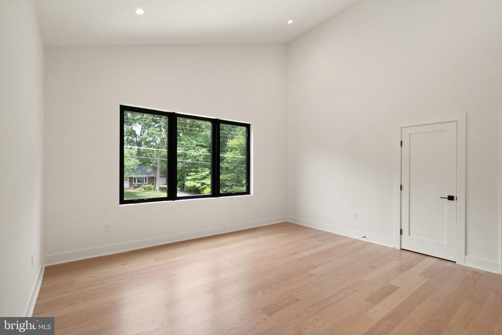 132 KINGSLEY ROAD SW