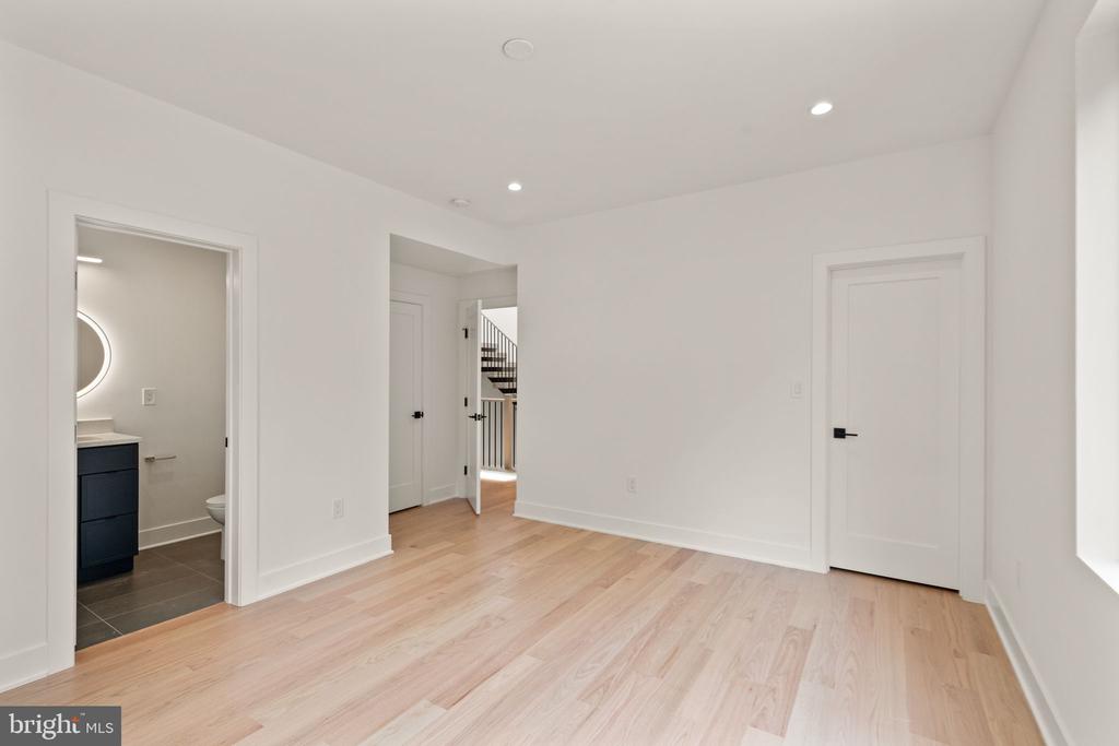 132 KINGSLEY ROAD SW