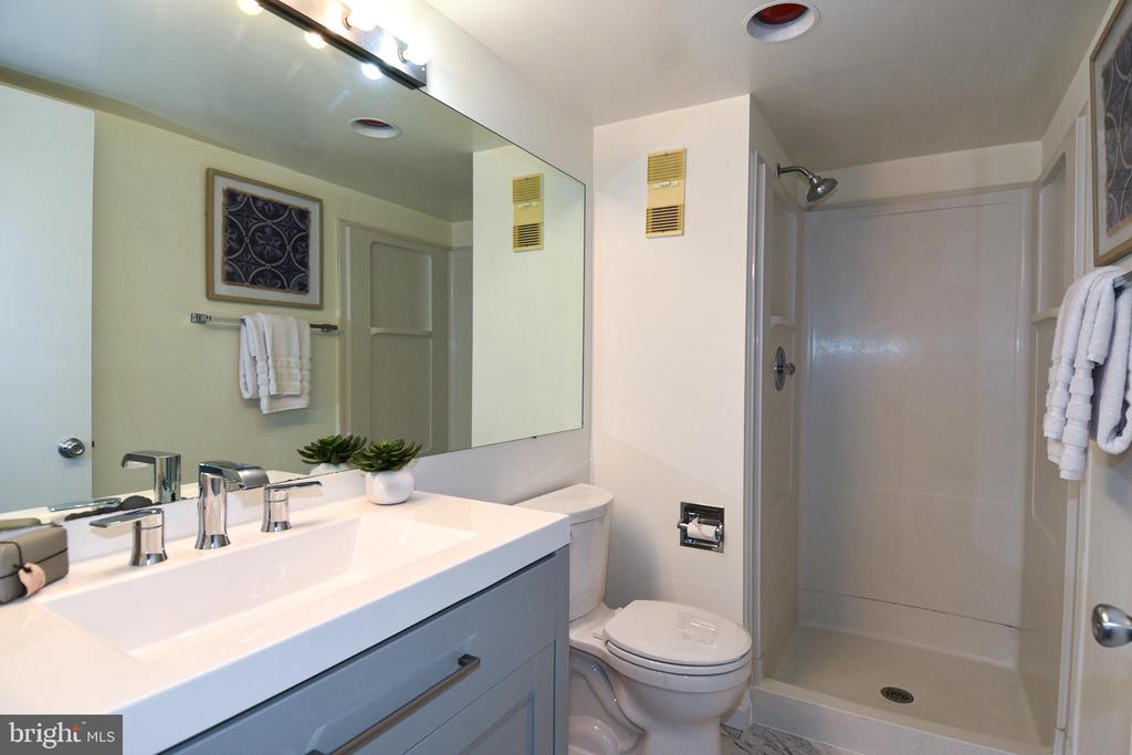 5903 MOUNT EAGLE DRIVE Unit: 516
