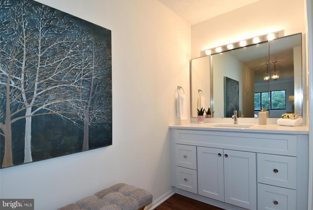 5903 MOUNT EAGLE DRIVE Unit: 516