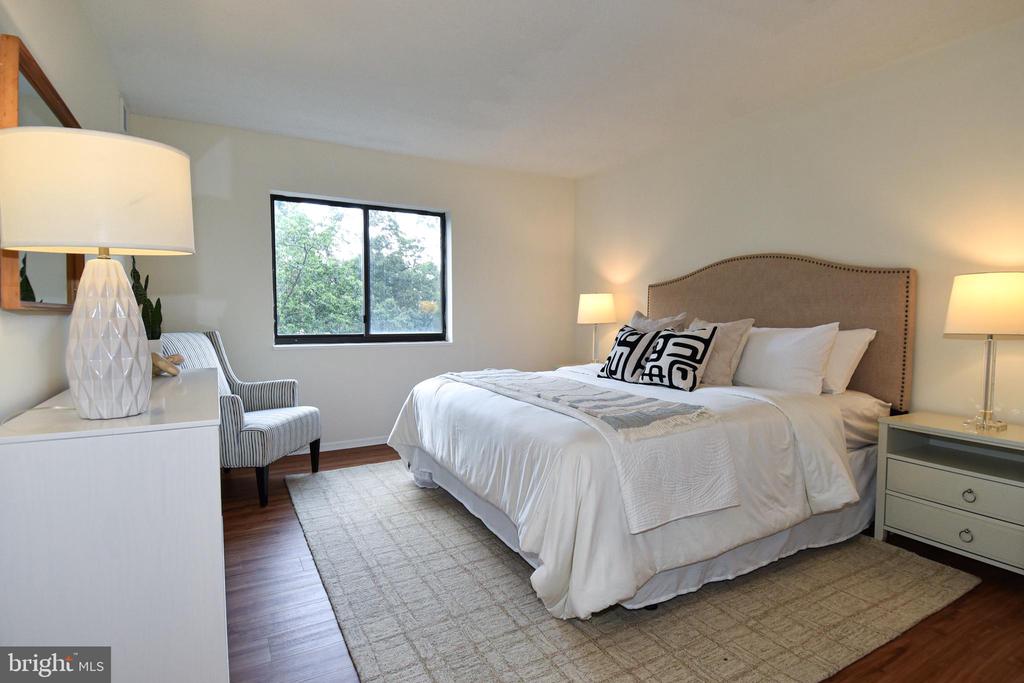 5903 MOUNT EAGLE DRIVE Unit: 516