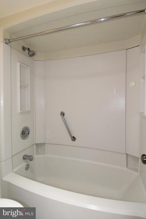 5903 MOUNT EAGLE DRIVE Unit: 516