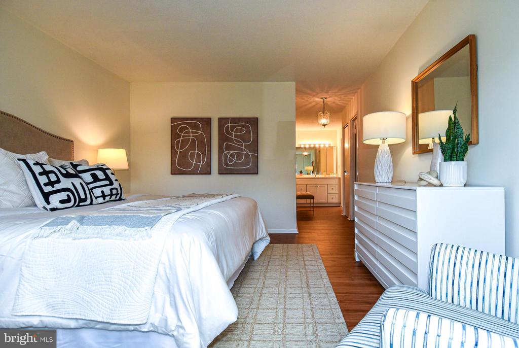 5903 MOUNT EAGLE DRIVE Unit: 516