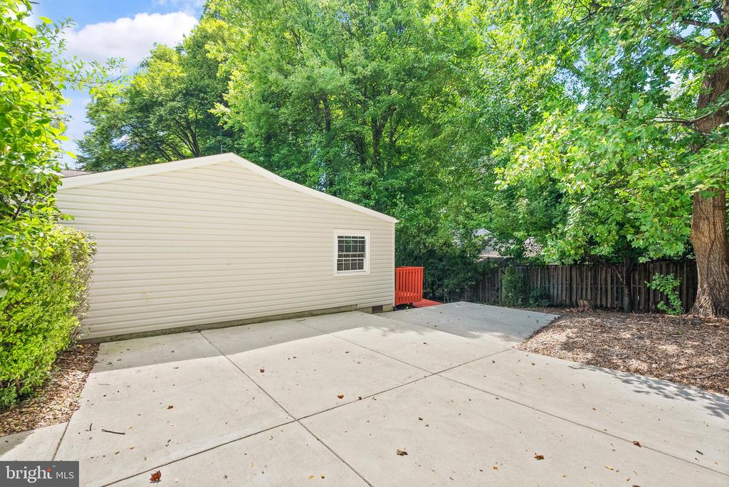 3056 RAILROAD VINE COURT
