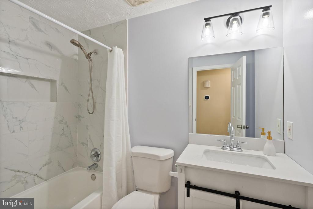 3056 RAILROAD VINE COURT