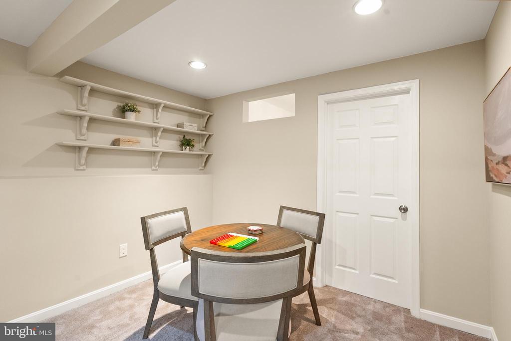 3056 RAILROAD VINE COURT
