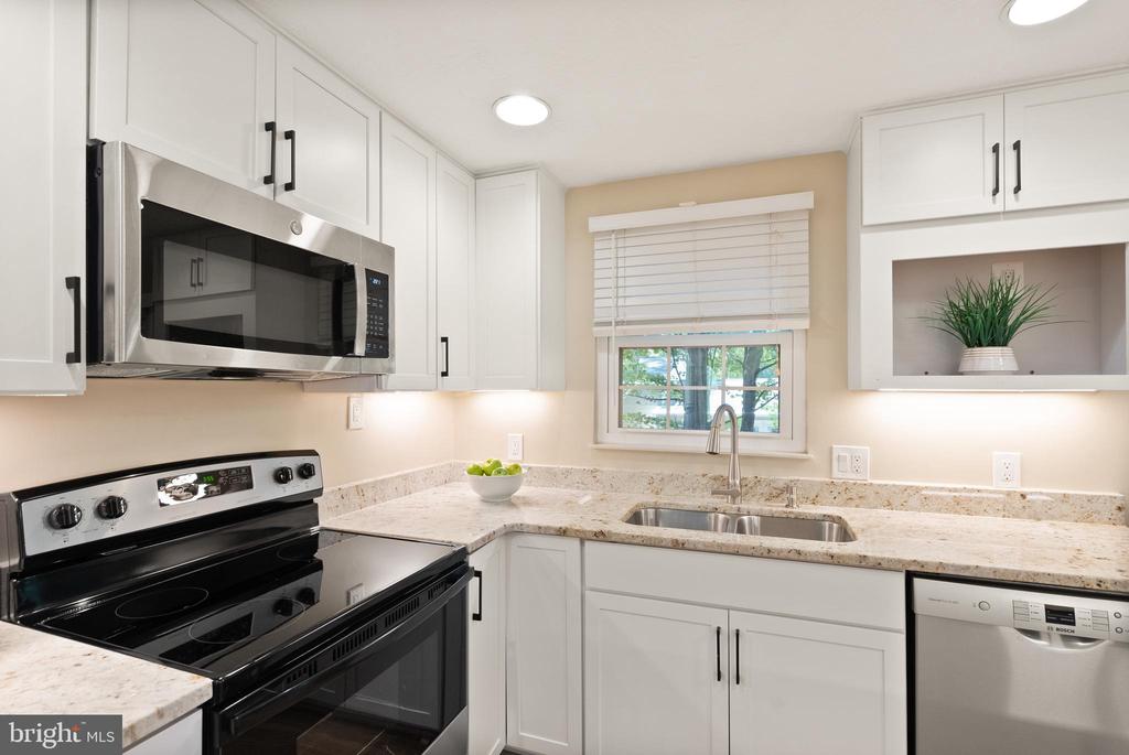 3056 RAILROAD VINE COURT