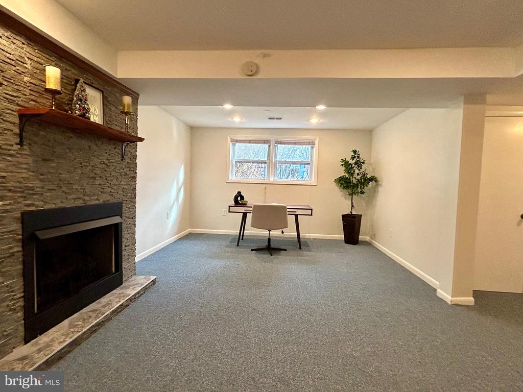 8418 MANASSAS CIRCLE