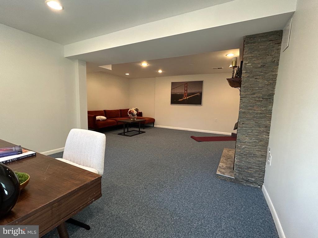 8418 MANASSAS CIRCLE