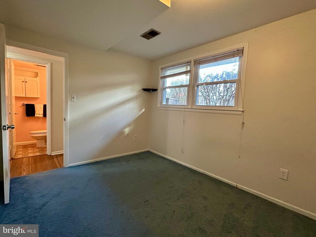8418 MANASSAS CIRCLE