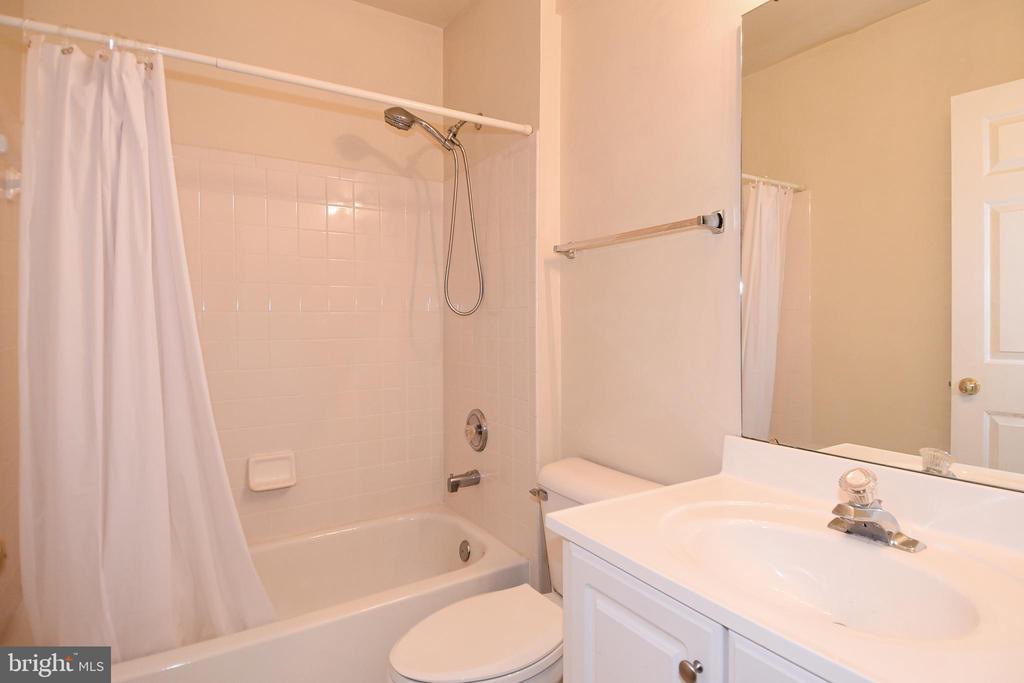 8520 HARVEST OAK DRIVE