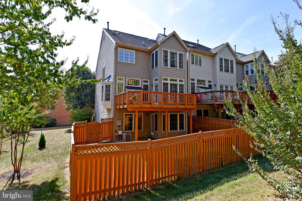 8520 HARVEST OAK DRIVE