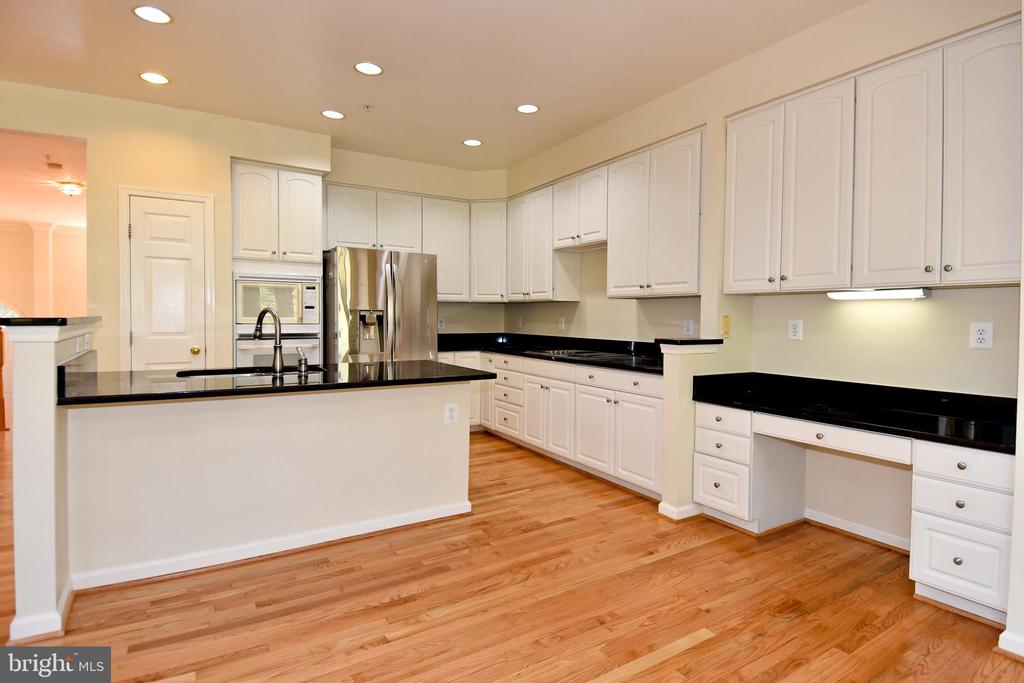 8520 HARVEST OAK DRIVE