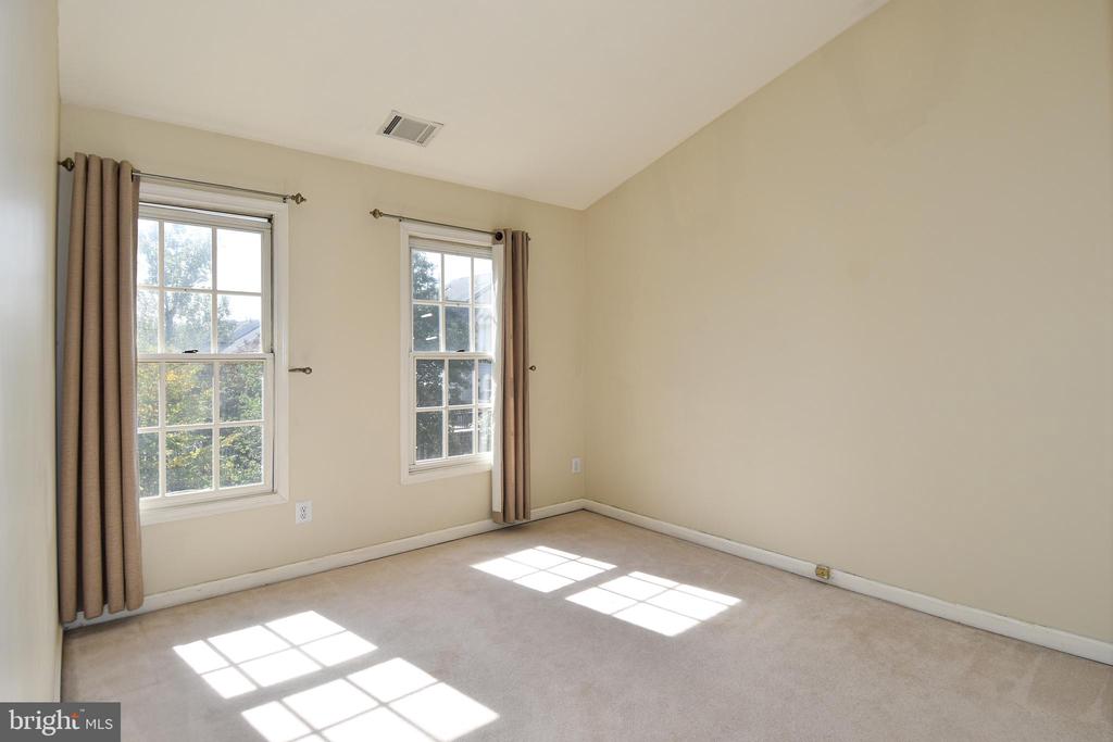 8520 HARVEST OAK DRIVE