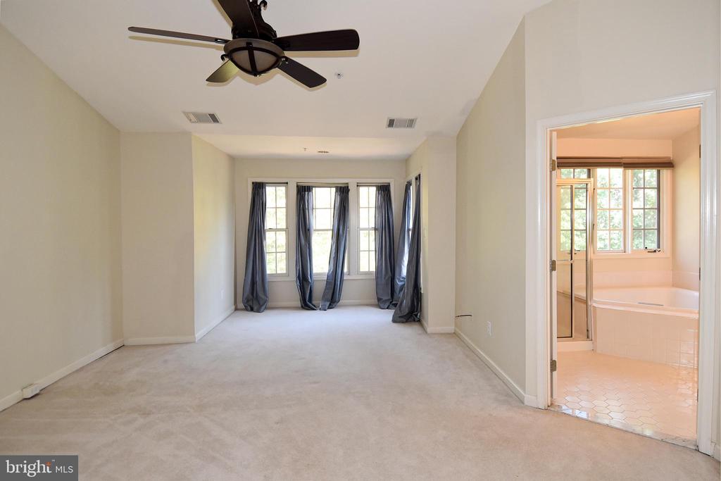 8520 HARVEST OAK DRIVE