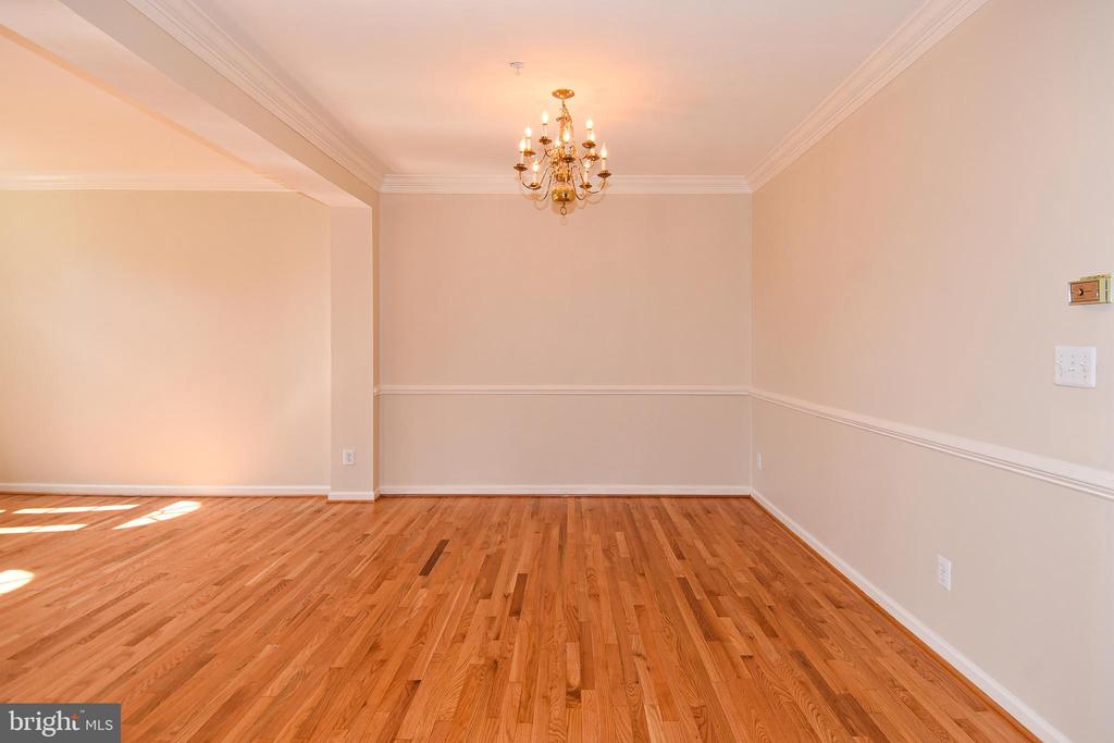 8520 HARVEST OAK DRIVE