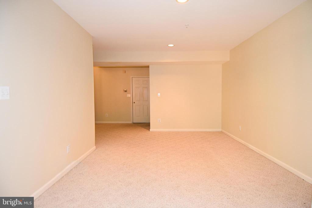8520 HARVEST OAK DRIVE