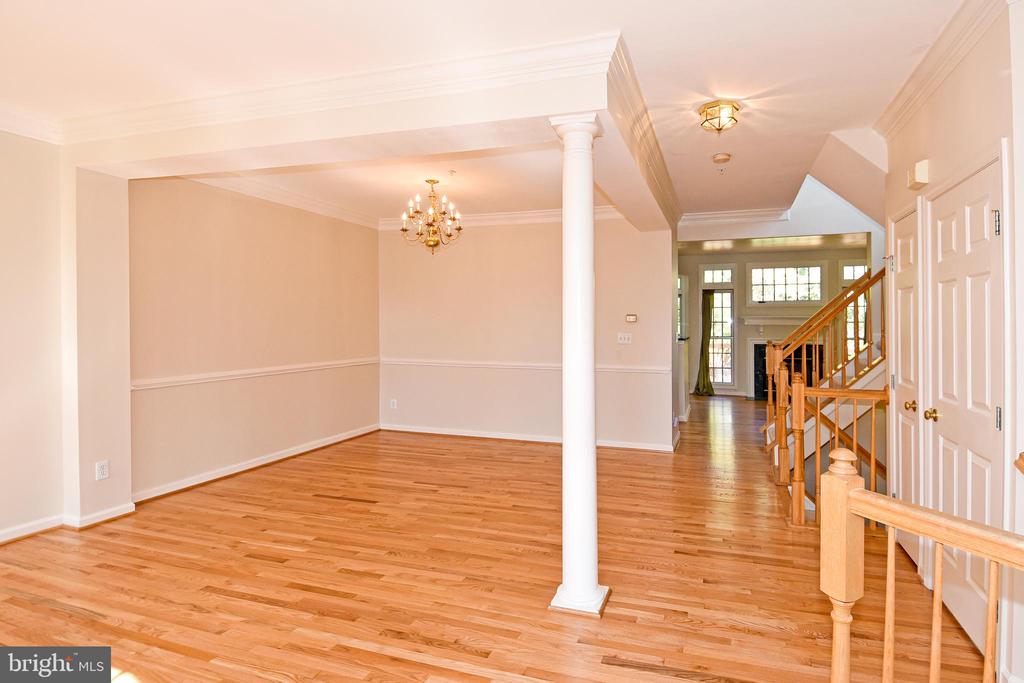 8520 HARVEST OAK DRIVE