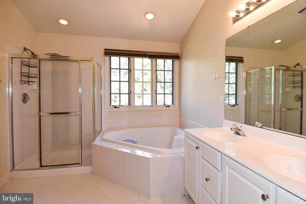 8520 HARVEST OAK DRIVE