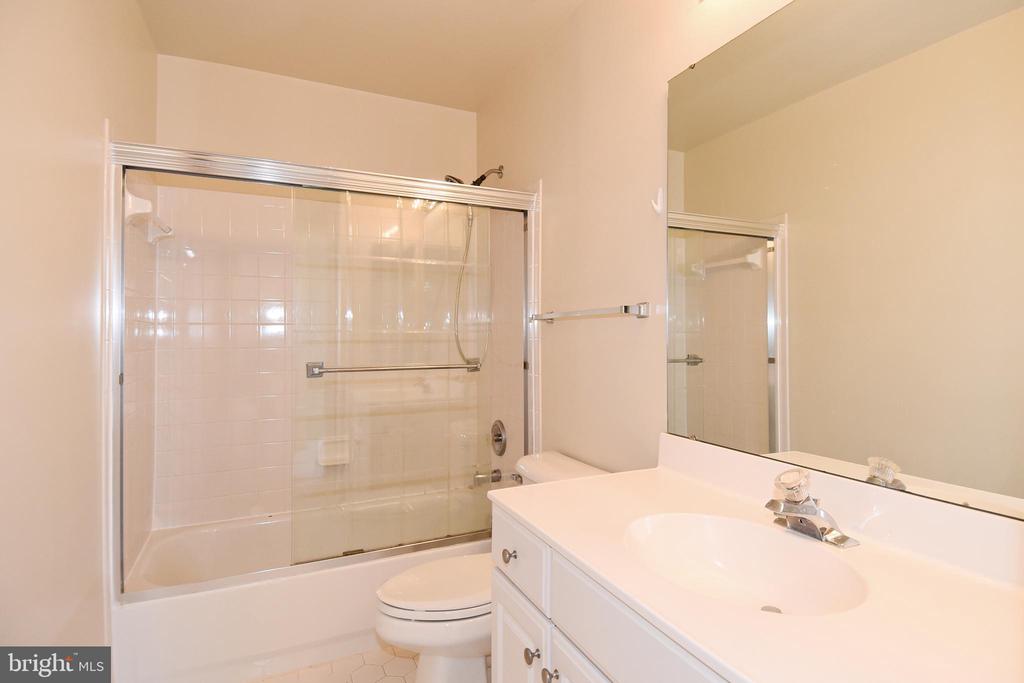 8520 HARVEST OAK DRIVE