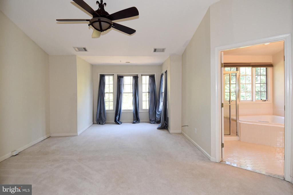 8520 HARVEST OAK DRIVE