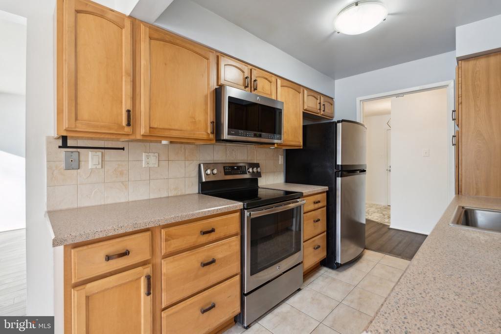 3031 BORGE STREET Unit: 211