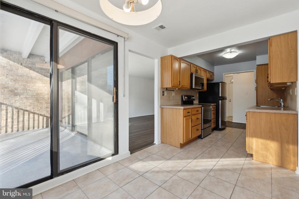 3031 BORGE STREET Unit: 211