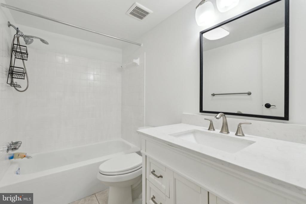 3031 BORGE STREET Unit: 211