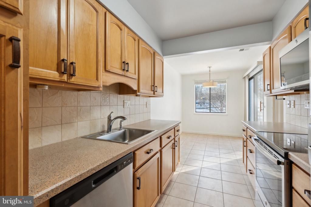 3031 BORGE STREET Unit: 211