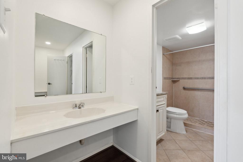 3031 BORGE STREET Unit: 211