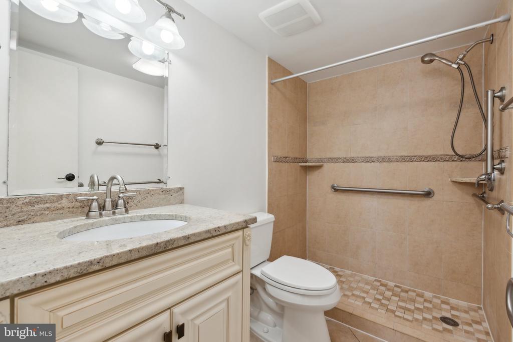 3031 BORGE STREET Unit: 211